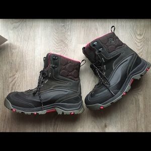 Never Worn Columbia OmniTech Winter Boots